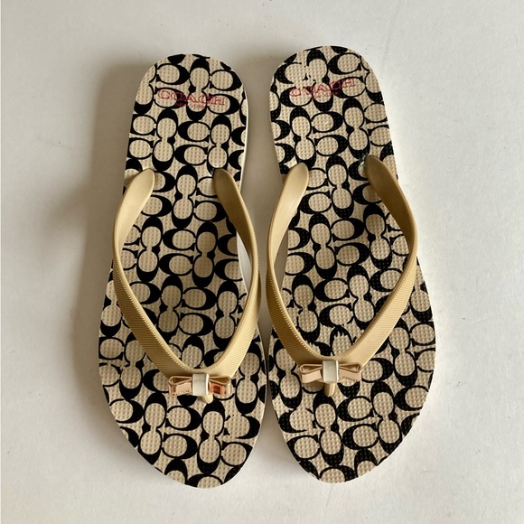 Coach Beige Black Signature Logo Rubber Flip Flops size 6 - Picture 2 of 12